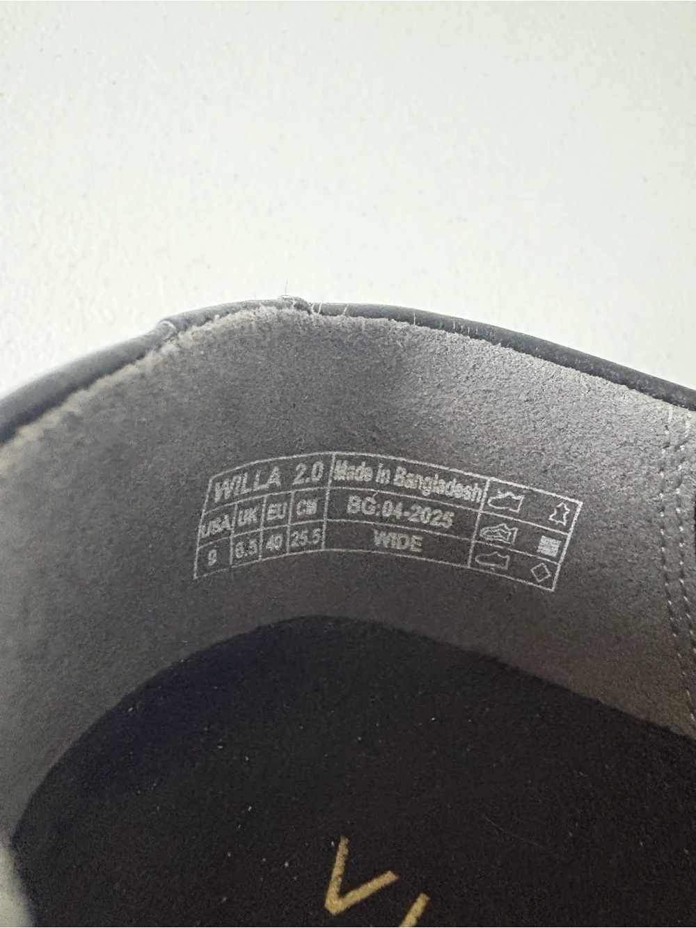 Vionic Willa‎ 2.0  9 Wide Black Leather Comfort Flats Arch Support Casual Office